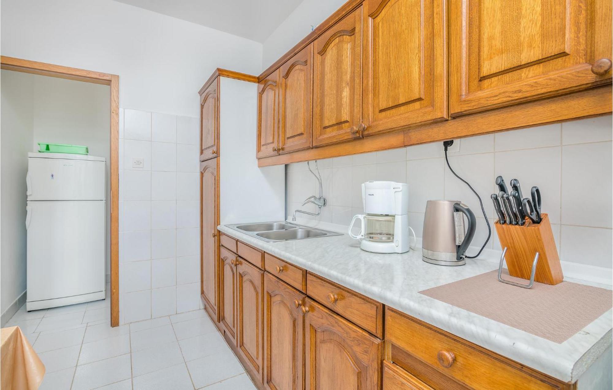 Stunning Apartment In Malinska With Kitchen Exterior photo